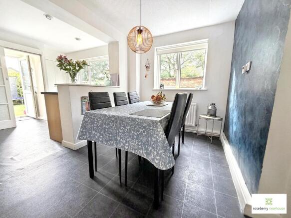 3 bed Semi-Detached for sale Image 3