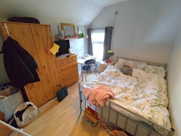 First floor rear bed