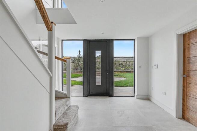 4 bed Detached for sale Image 5