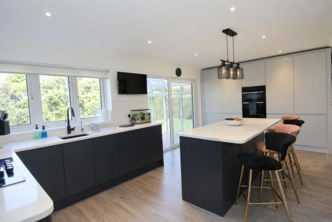 kitchen 2.png