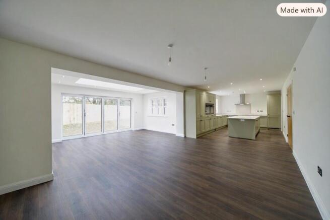 5 bed Detached for sale Image 5