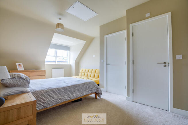 4 bed Semi-Detached for sale Image 10