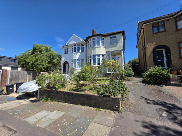 Fab Location, Three Bed House For Rent