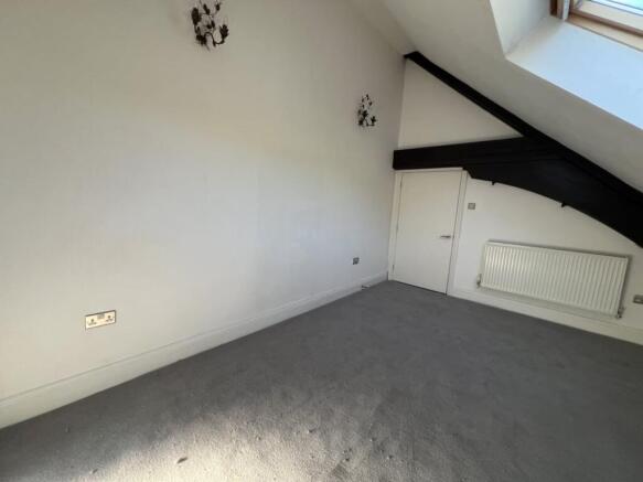6 bed Semi-Detached for sale Image 12