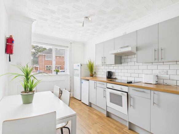 Kitchen/Dining