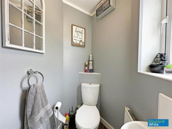 3 bed Semi-Detached for sale Image 10