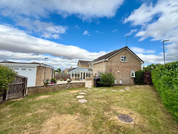 4 bed Detached for sale Image 2