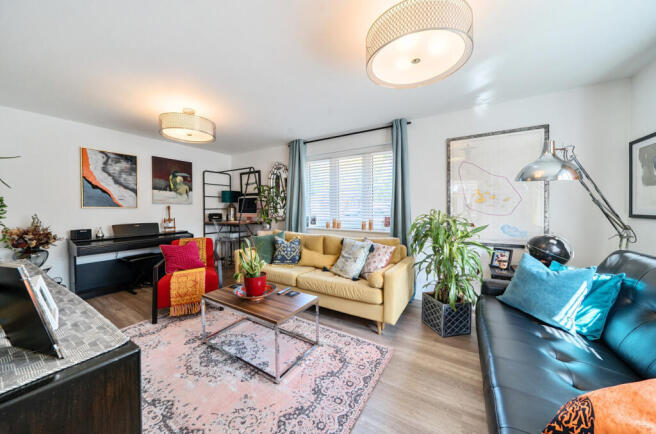 1301746-7-683dc35...