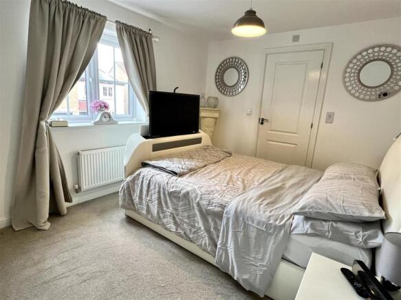 3 bed Detached for sale Image 8