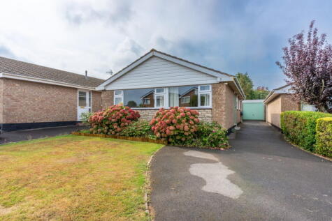 Burrington Close, Bleadon