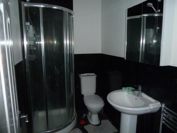 5 bed House Share to rent Image 6