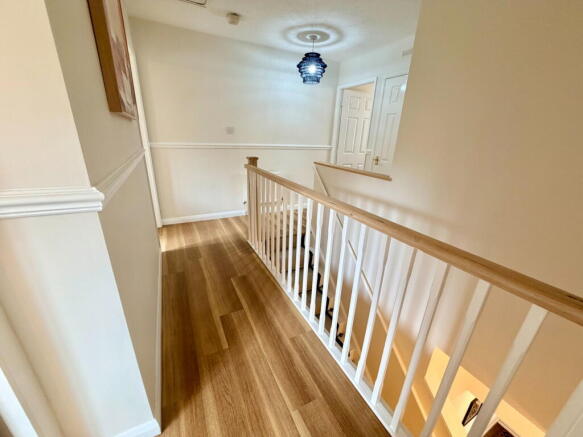 4 bed Detached for sale Image 9