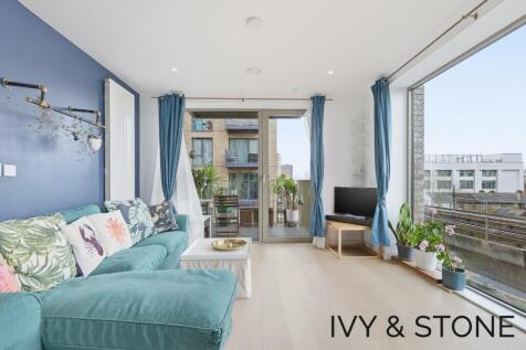 4 Cunningham Avenue, London, Greater London, E16