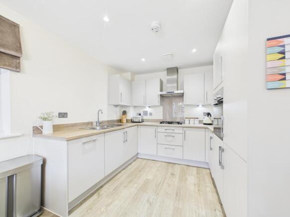 CAM04018G0-PR0431-STILL006