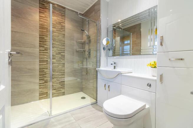 Master En-Suite Shower Room