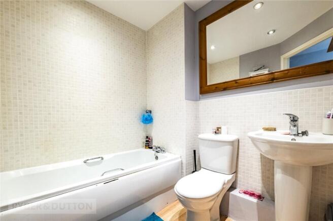 2 bed Apartment for sale Image 11
