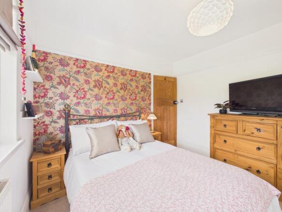 3 bed Terraced for sale Image 11