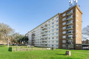 19, Elstead House, Redlands Way, London SW2 3LT