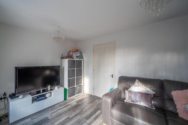 27 Thorncliffe Rd-10.jpg
