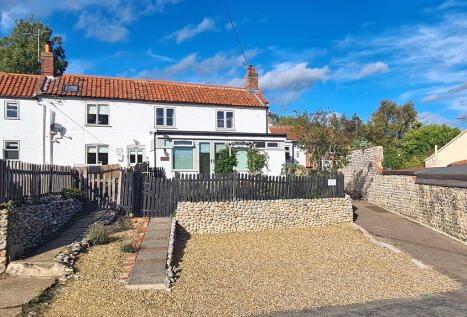 The Street, Knapton