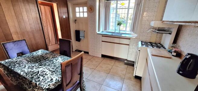 3 bed Semi-Detached for sale Image 11