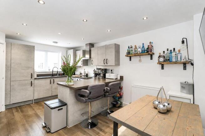 3 bed Semi-Detached for sale Image 2