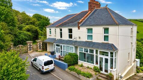Hillsborough Park Road, Ilfracombe, Devon