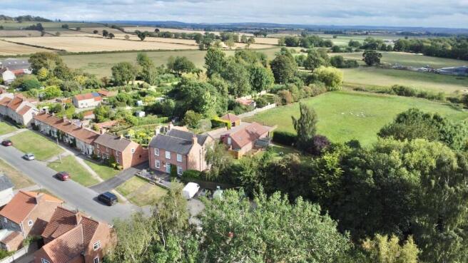 4 bed Detached for sale Image 4