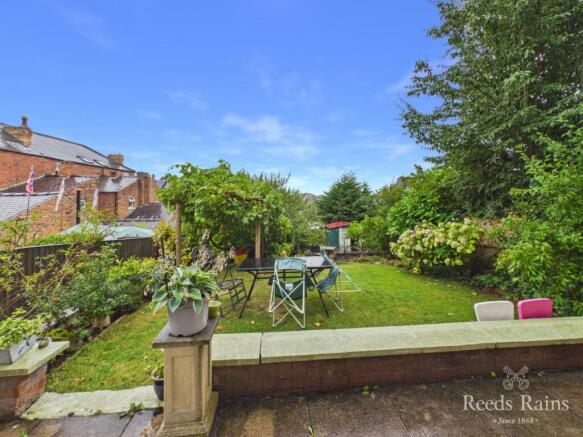 4 bed Semi-Detached for sale Image 10