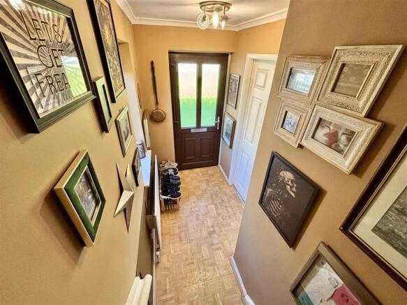 3 bed Semi-Detached for sale Image 9