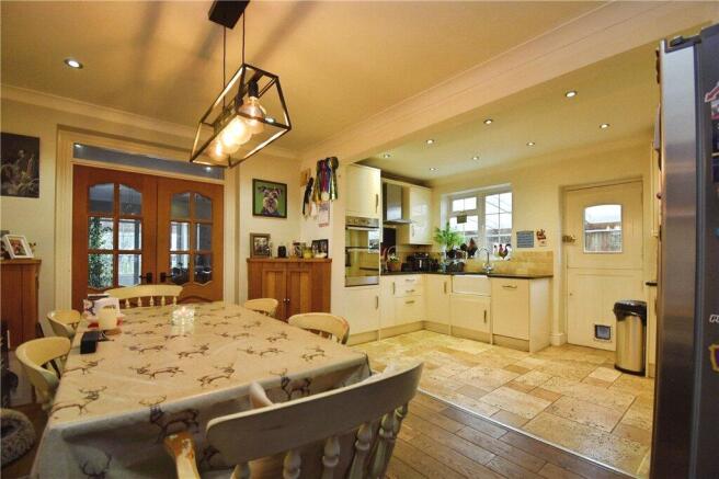Lymer Villas, Upton Lane, Nursling, Southampton photo 4
