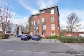 82, Edmund Court, Basingstoke RG24 9SZ