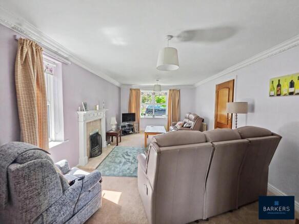 4 bed Detached for sale Image 10