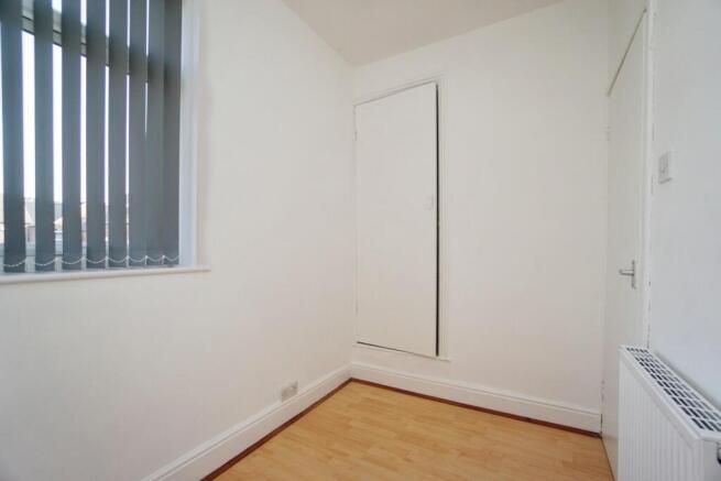 3 bed Terraced to rent Image 12