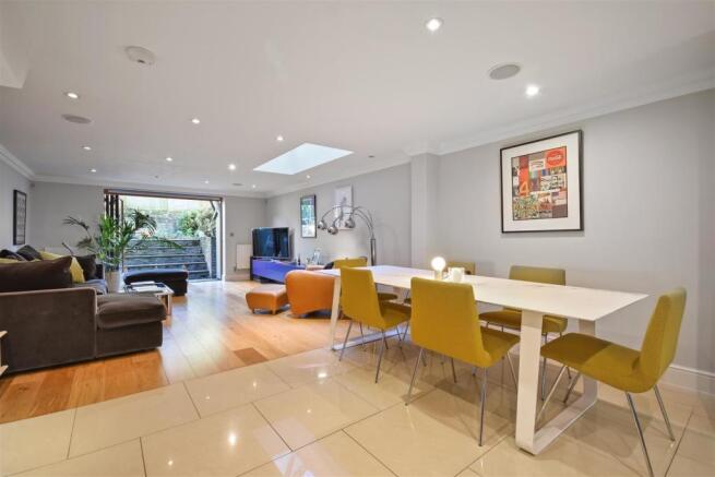 Masbro Road - Reception.JPG
