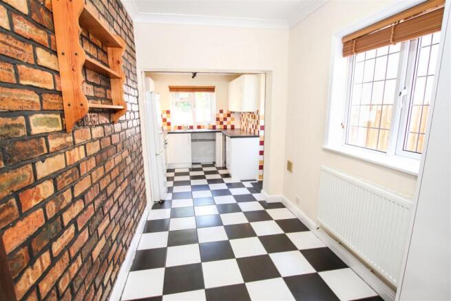 EXTENDED FITTED KITCHEN / DINING ROOM