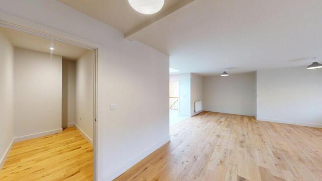 5 bed House to rent Image 6