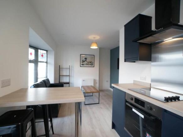 LyndenFlat2_Kitchen1.5.JPG