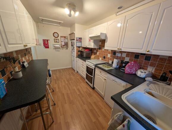 kitchen 2.jpg
