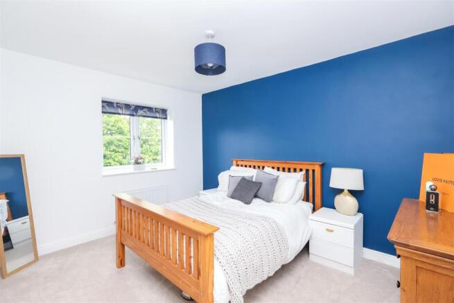 4 bed Semi-Detached for sale Image 7