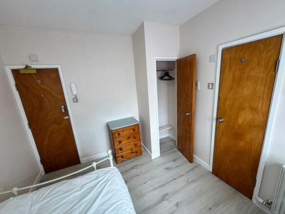 En-Suite 5