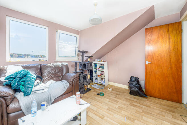 4 bed Flat for sale Image 6