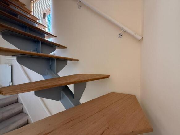4 bed Semi-Detached for sale Image 10