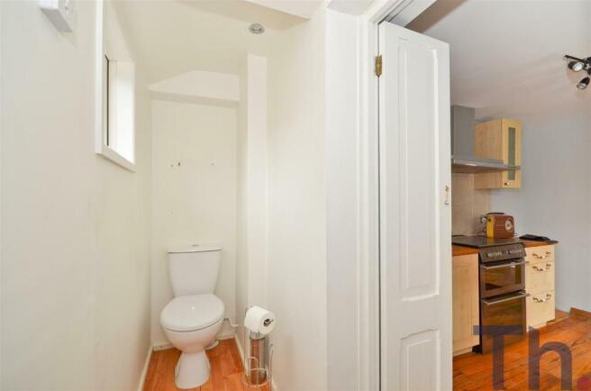Downstairs WC.JPG