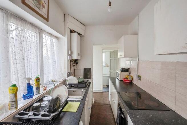 3 bed Terraced for sale Image 4
