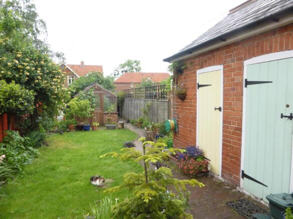 6 Horsesoe Road 071.