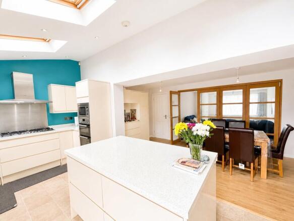 3 bed Detached for sale Image 4
