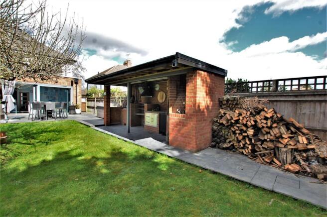 Outdoor Kitchen