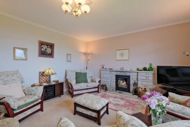 70 Belstane Rd, Carluke ML8 4BG-24.jpg