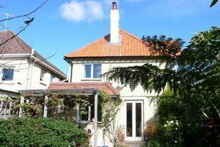 REAR GARDEN 2